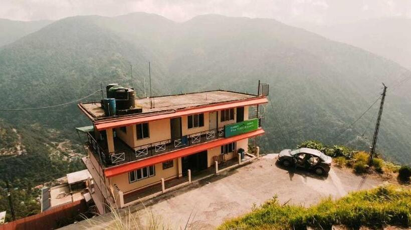 فندق Oyo Titli Resort