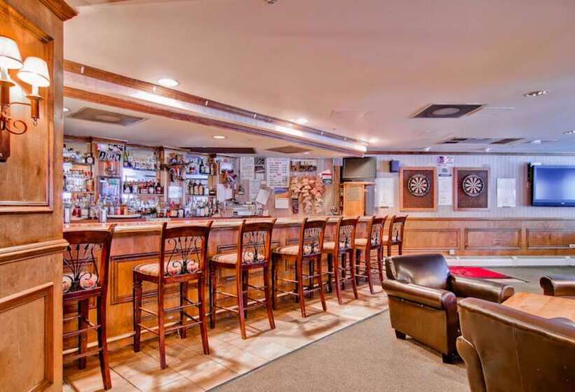 Отель River Mountain Lodge