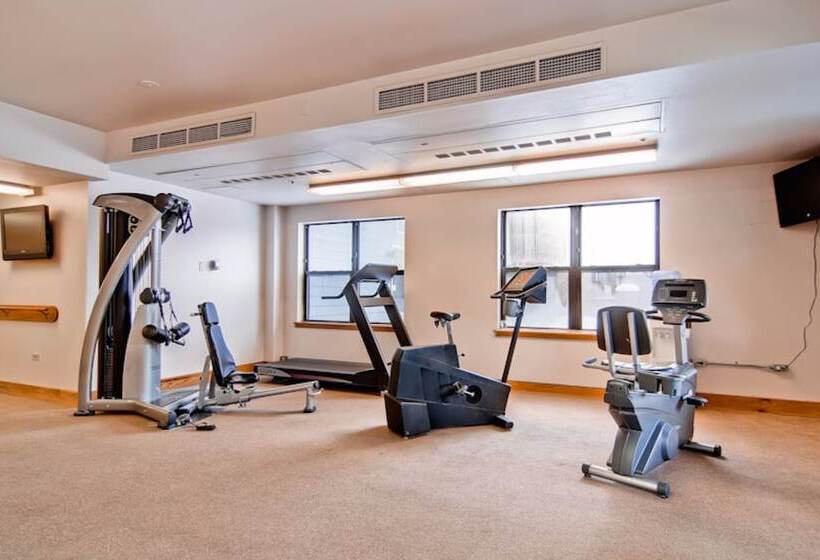 Отель River Mountain Lodge