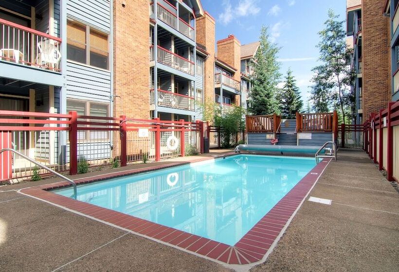 Отель River Mountain Lodge