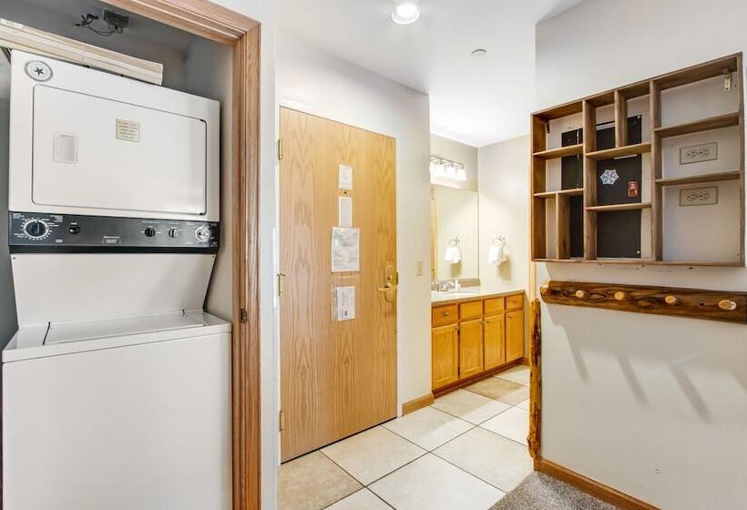 Отель River Mountain Lodge