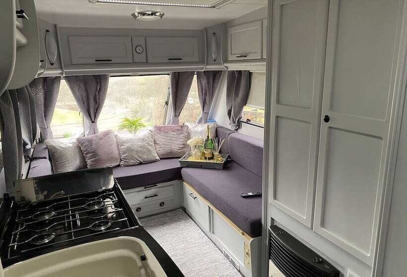 Отель Rostrevorvalley Caravan Experience Private Hottub