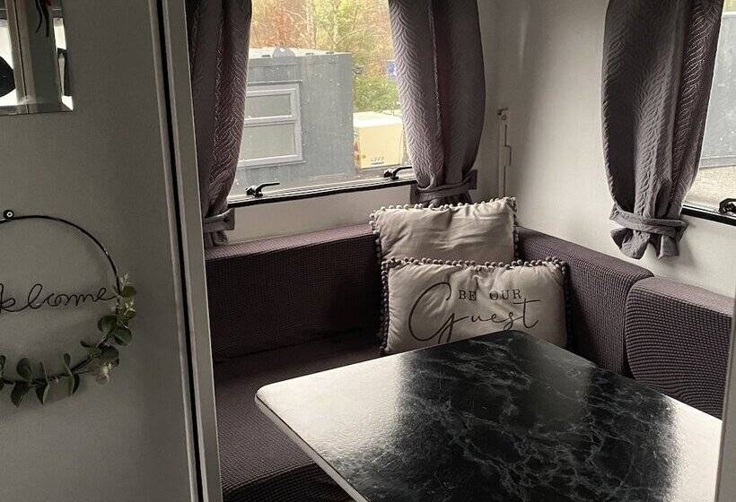 Отель Rostrevorvalley Caravan Experience Private Hottub