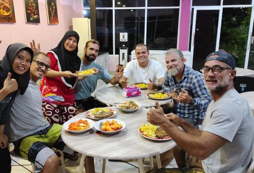 酒店 Sunset Beach Labuhan Jukung