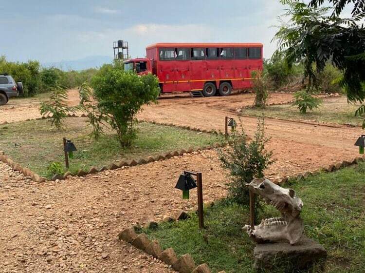 هتل Tabingi Safari Cottages