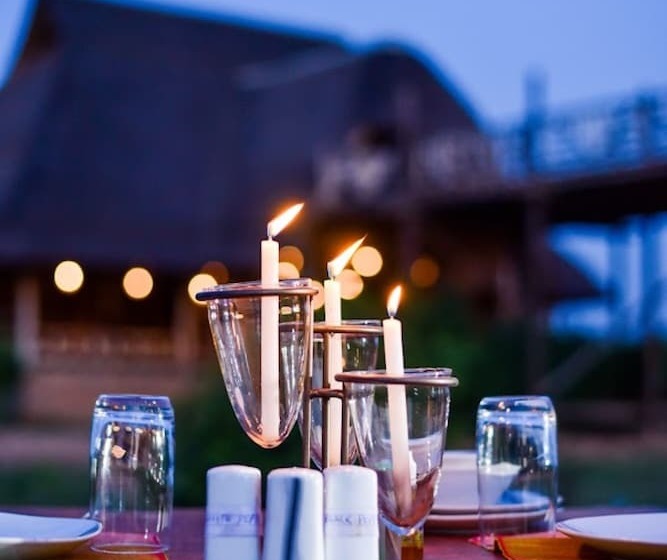 هتل Tabingi Safari Cottages