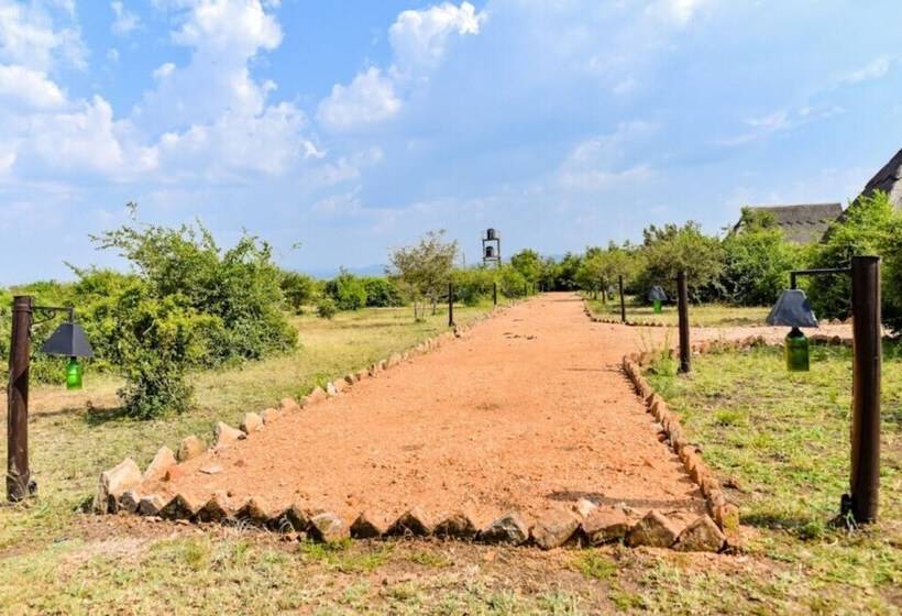 هتل Tabingi Safari Cottages