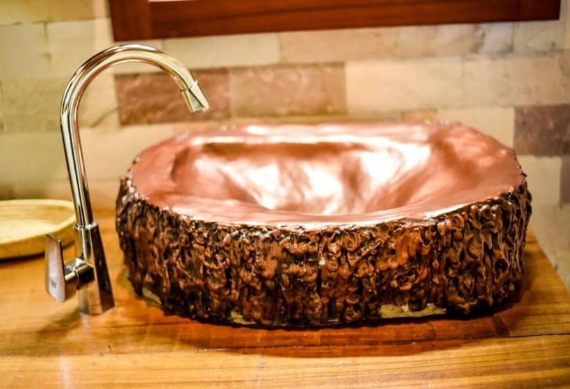 هتل Tabingi Safari Cottages