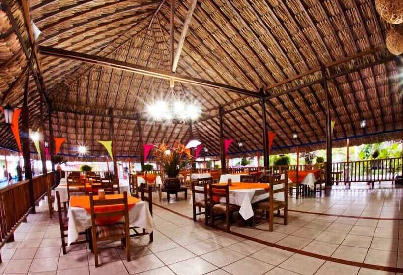 Отель Tacarcuna Lodge