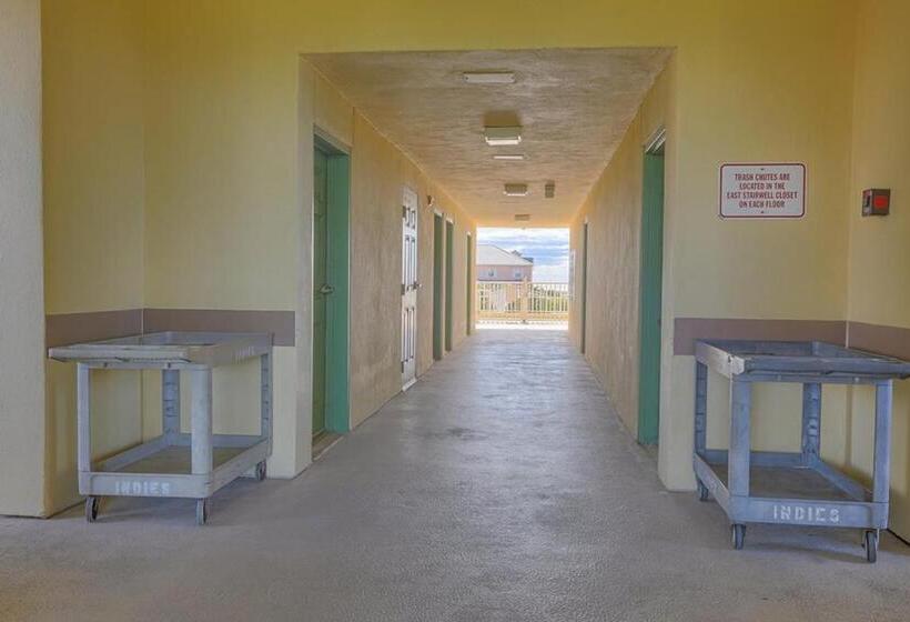 فندق The Indies 708