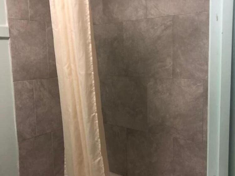 בית מלון כפרי Travelers Inn