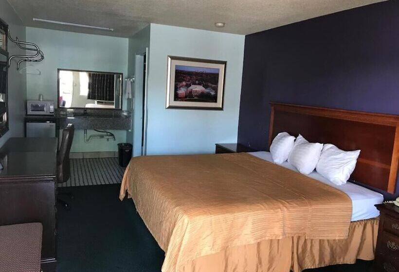 فندق Travelers Inn