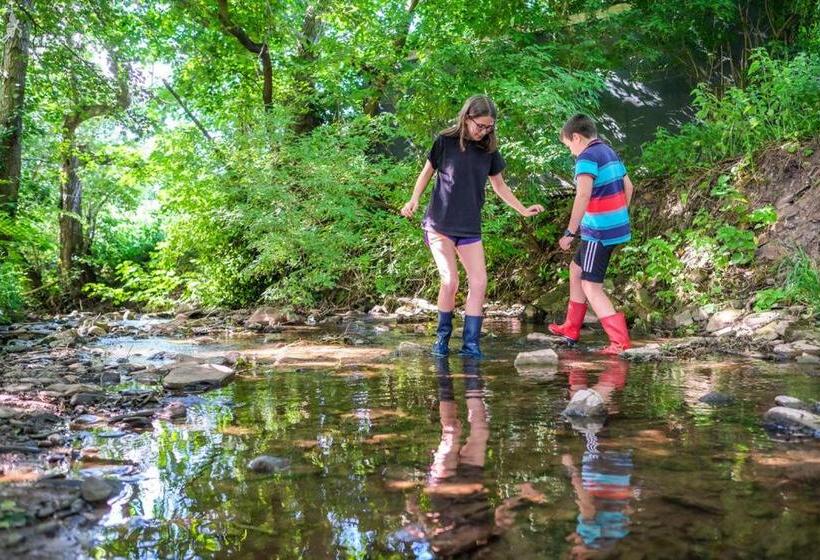 בית מלון כפרי Wye Glamping