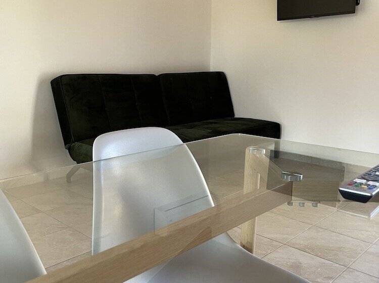 Mythos Apts Rentit