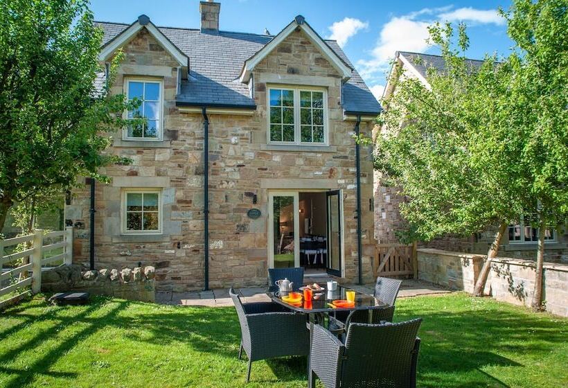 Northern Hideaways Apple Store, Ellingham