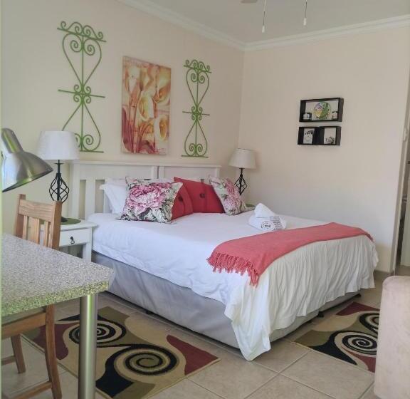 Пансион @47 Guest House