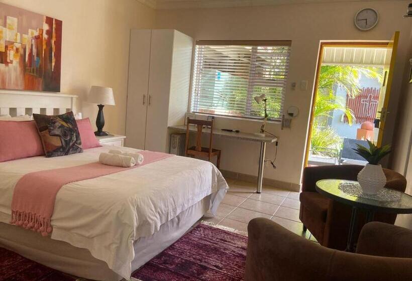 Пансион @47 Guest House