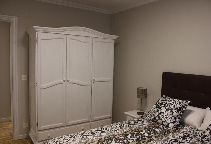 پانسیون Apartamento Sanguesa