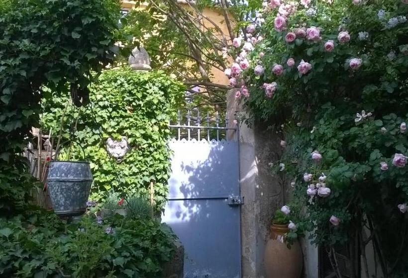 Пансион Au Puits De La Fontaine