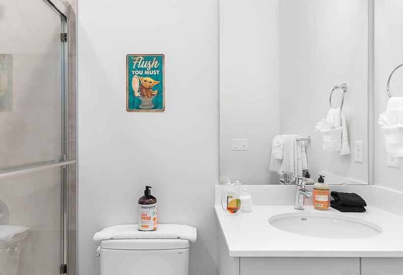 بنسيون Bobba Fett S Carbonite Suite