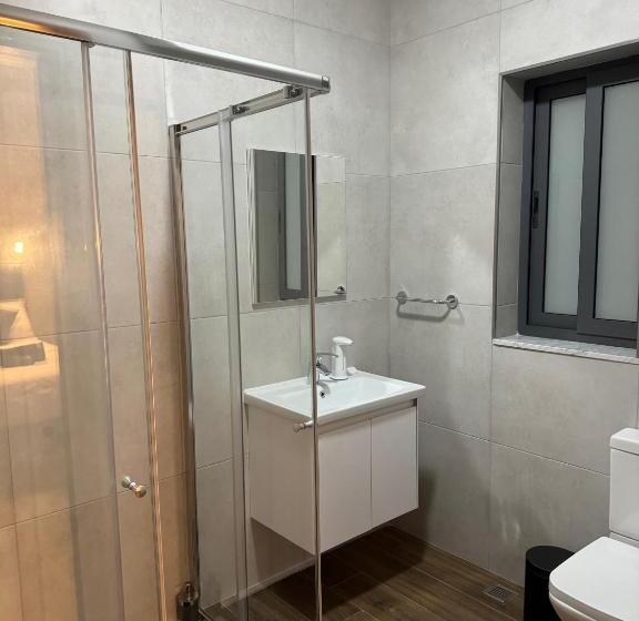 پانسیون Capital Heights Room, Victoria