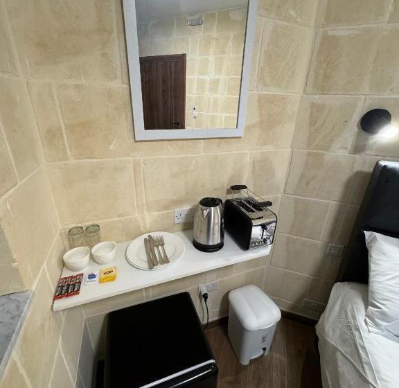 پانسیون Capital Heights Room, Victoria