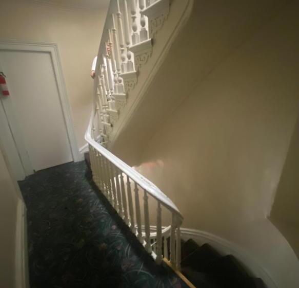 بنسيون Cozy Apartment With City Skyline. Easy Commute Midtown Manhattan