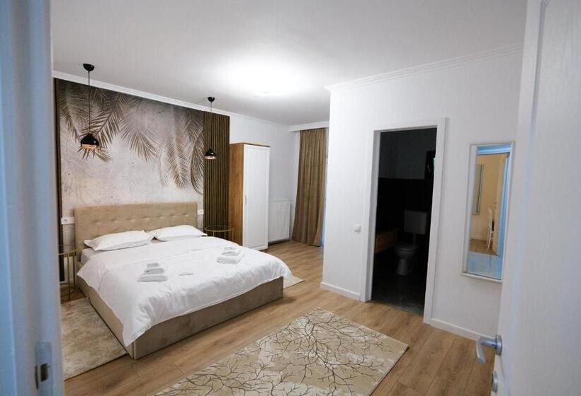 بنسيون Flori De Tei Maramures