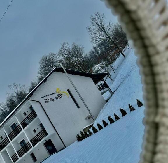 بنسيون Flori De Tei Maramures