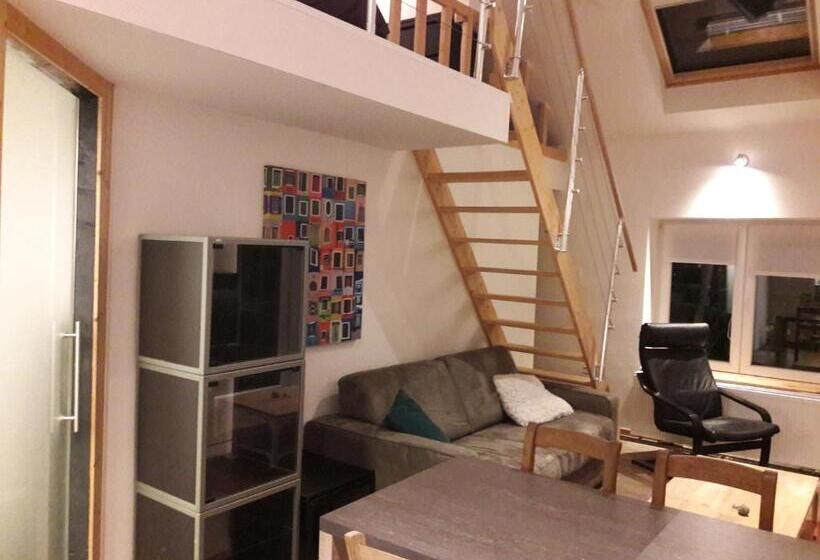 פנסיון La Cave Au Chat Pitre  Le Fenil