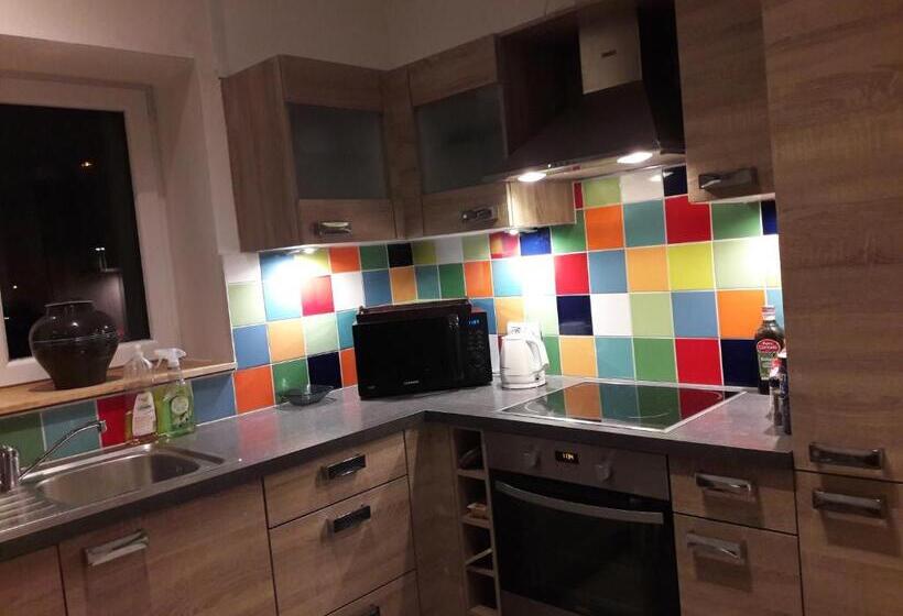 פנסיון La Cave Au Chat Pitre  Le Fenil