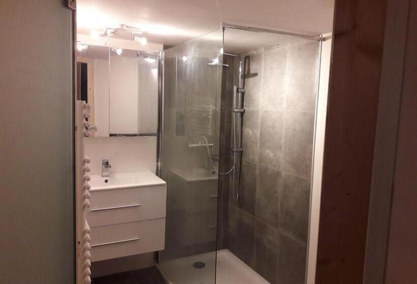 פנסיון La Cave Au Chat Pitre  Le Fenil