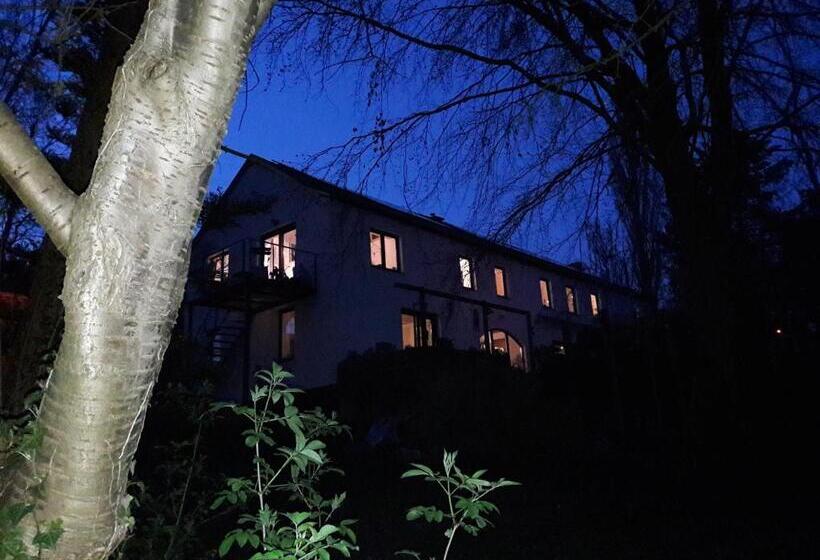 פנסיון La Cave Au Chat Pitre  Le Fenil