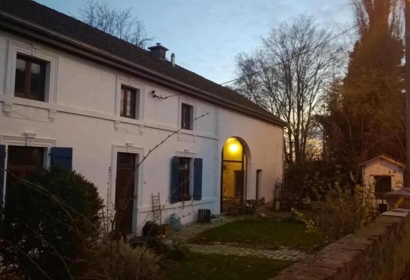 פנסיון La Cave Au Chat Pitre  Le Fenil