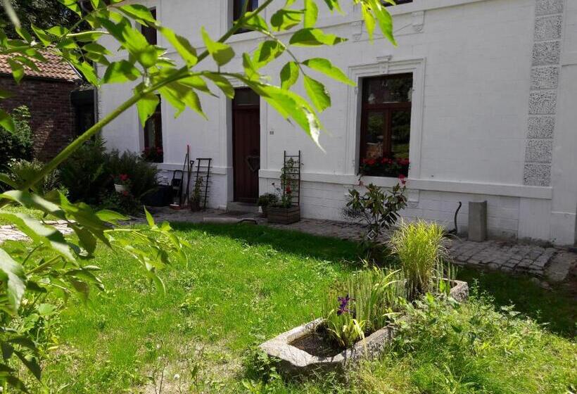 פנסיון La Cave Au Chat Pitre  Le Fenil