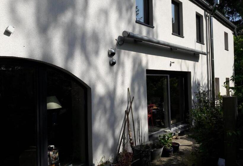 פנסיון La Cave Au Chat Pitre  Le Fenil