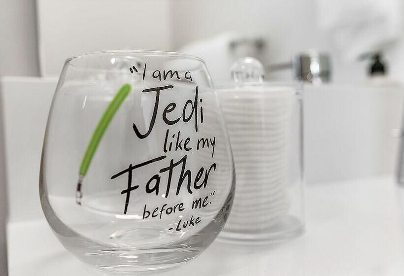 פנסיון Luke S Jedi Meditation Chamber