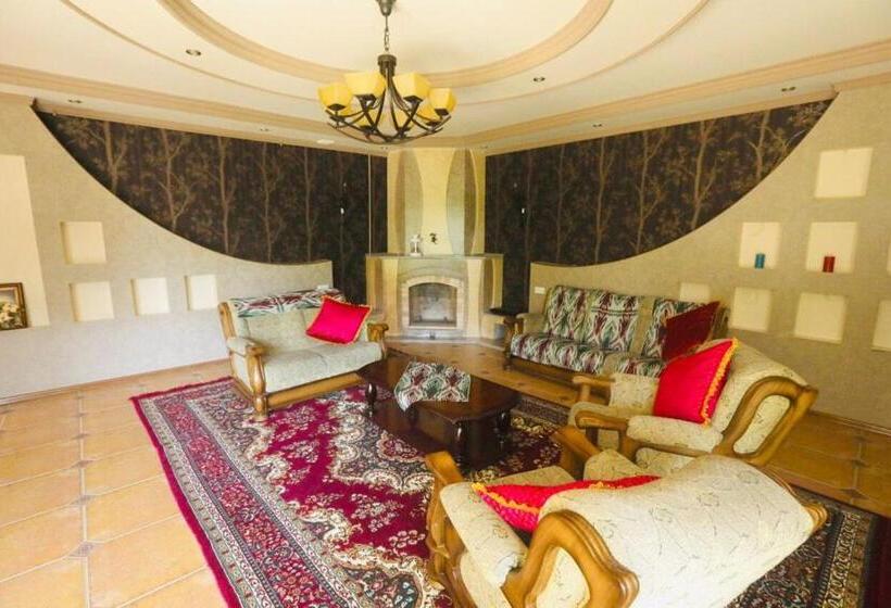 פנסיון Mavie Guest House