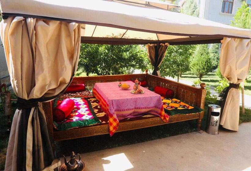 פנסיון Mavie Guest House