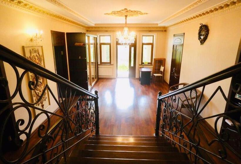 פנסיון Mavie Guest House