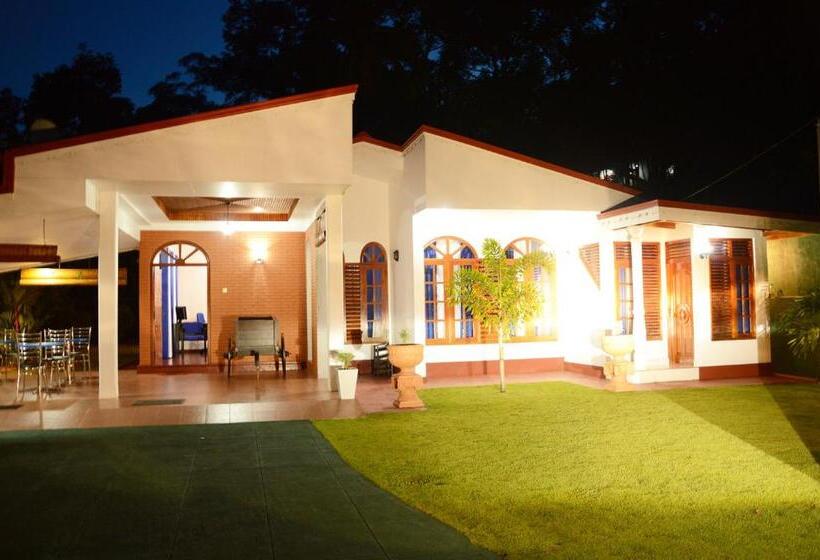 펜션 Nil Vimana Villa