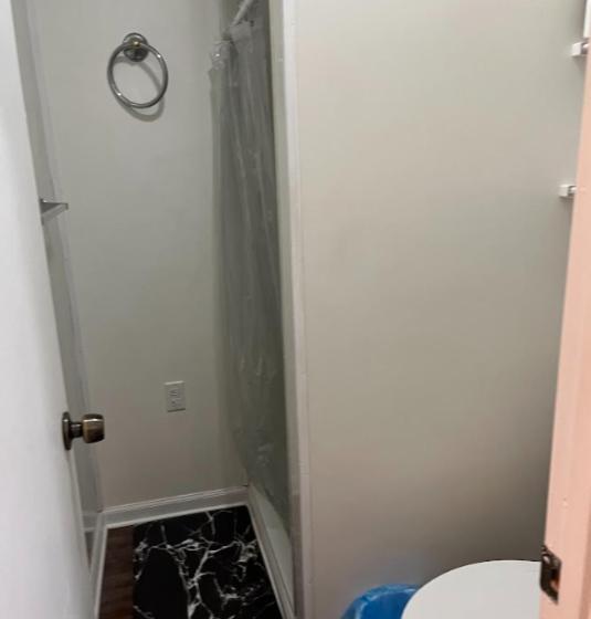 膳宿费 Small Private Get Away, Tiny Home Garage Studio Apartment