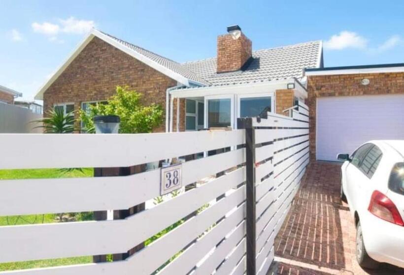 بنسيون The Cove