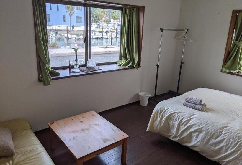 Majatalo The English Clubゲストハウス