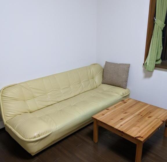 Majatalo The English Clubゲストハウス