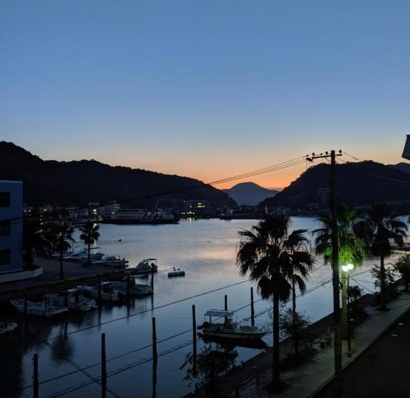 Majatalo The English Clubゲストハウス