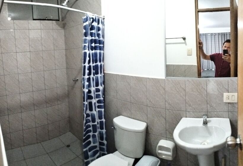 ペンション The Hannah S House