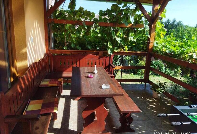 膳宿费 Vár Liget Vendégház