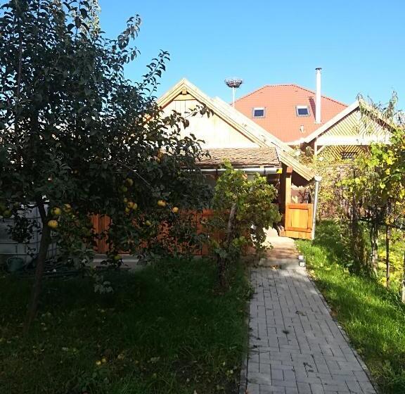 膳宿费 Vár Liget Vendégház