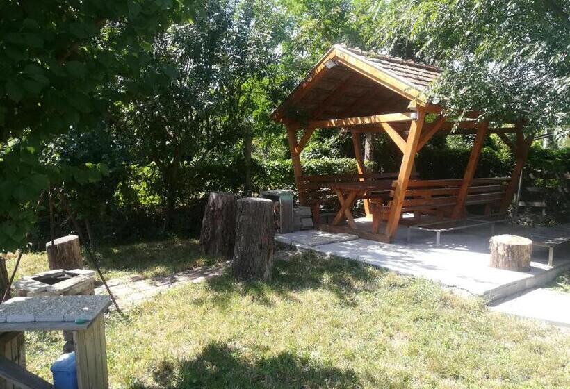 膳宿费 Vár Liget Vendégház